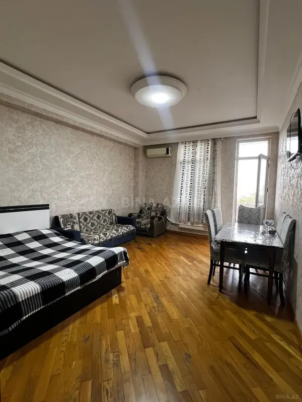 Kirayə verilir 2 otaqlı mənzil 75 m²