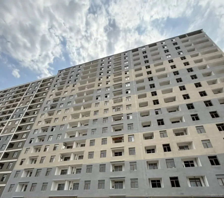 Satılır 2 otaqlı mənzil 91.7 m²