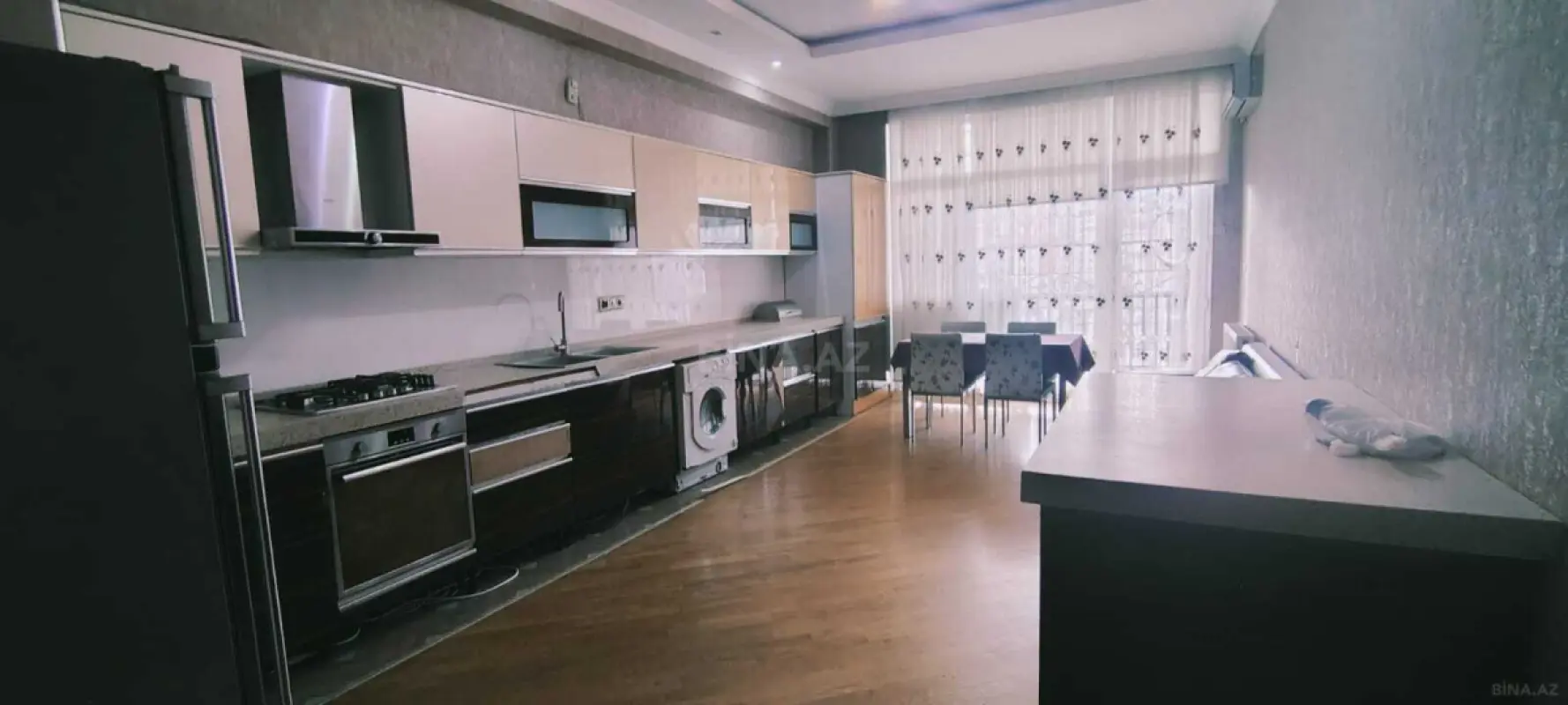 Kirayə verilir 4 otaqlı mənzil 200 m²
