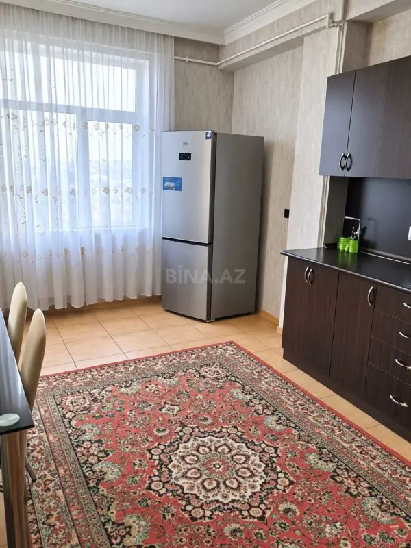 Kirayə verilir 2 otaqlı mənzil 95 m²