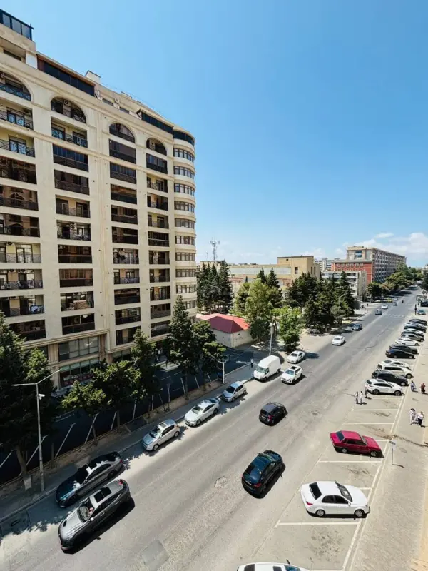 Satılır 3 otaqlı mənzil 92 m²