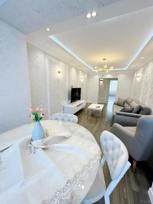 Kirayə verilir 3 otaqlı mənzil 120 m²
