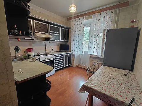 Kirayə verilir 3 otaqlı mənzil 80 m² — Bakı, Həzi Aslanov qəs. 3 otaq 80.00 m²
