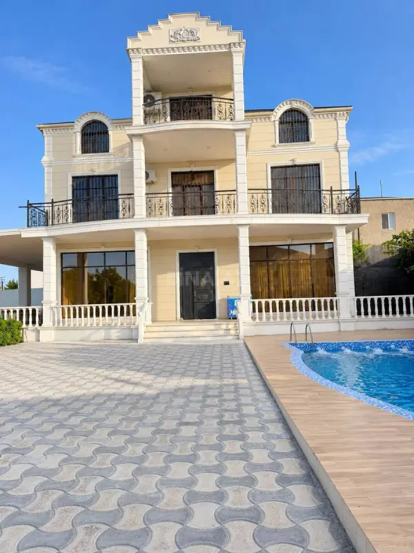 Kirayə verilir 8 otaqlı həyət evi 600 m²