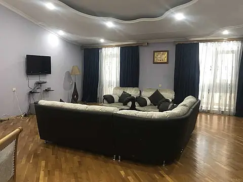 Kirayə verilir 2 otaqlı mənzil 120 m² — Bakı, Nizami 2 otaq 120.00 m²