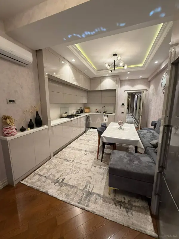 Kirayə verilir 4 otaqlı mənzil 180 m²