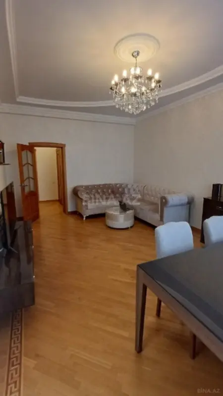 Kirayə verilir 2 otaqlı mənzil 90 m²