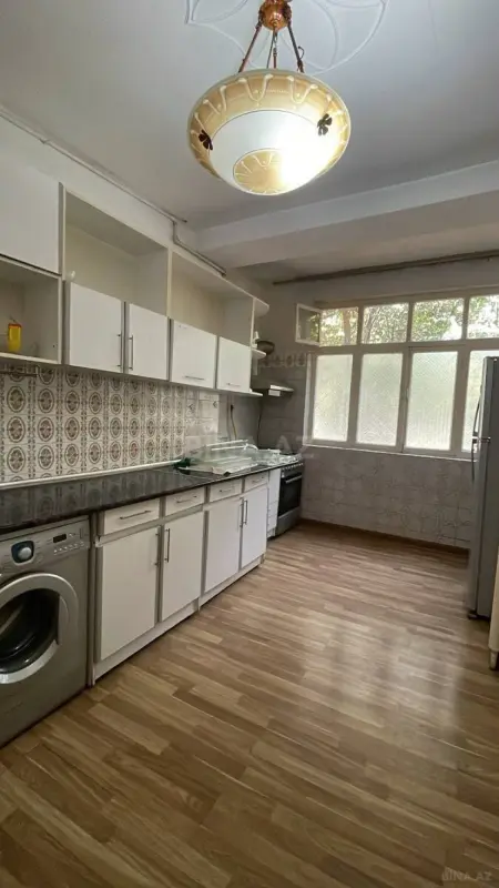 Kirayə verilir 3 otaqlı mənzil 97 m²