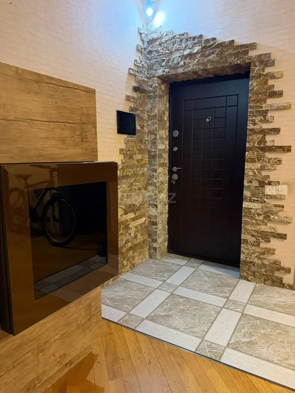 Kirayə verilir 3 otaqlı mənzil 165 m²