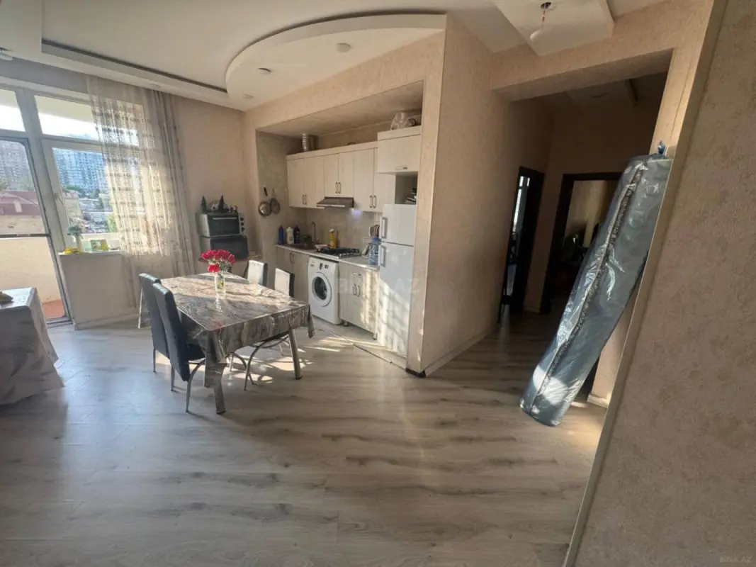 Kirayə verilir 3 otaqlı mənzil 120 m²