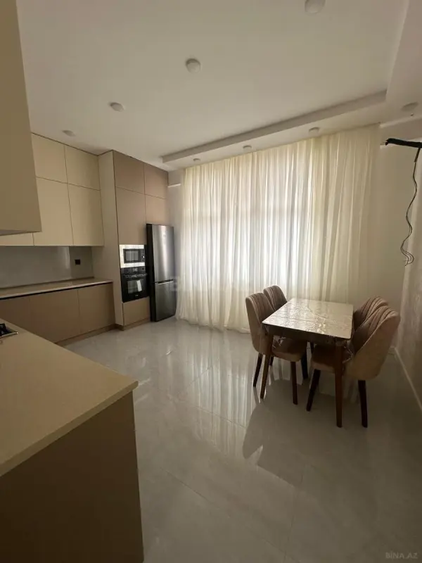 Kirayə verilir 2 otaqlı mənzil 112 m²