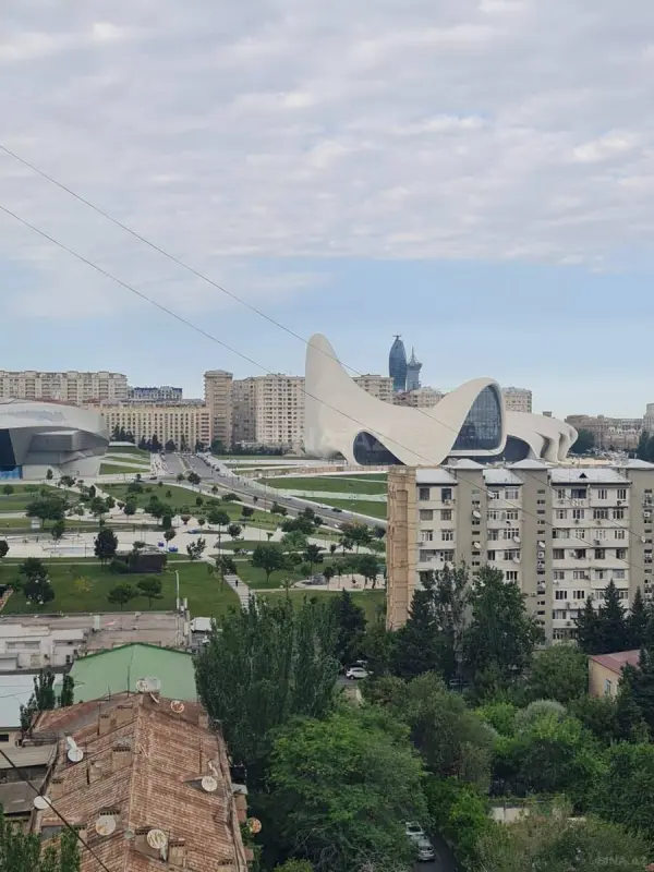 Kirayə verilir 3 otaqlı mənzil 140 m²