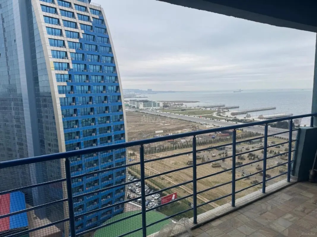 Kirayə verilir 3 otaqlı mənzil 250 m²