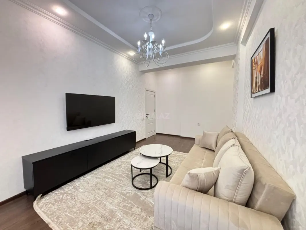 Kirayə verilir 2 otaqlı mənzil 67 m²