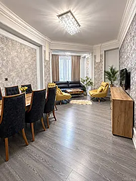 Kirayə verilir 3 otaqlı mənzil 170 m² — Bakı, Xətai 3 otaq 170.00 m²