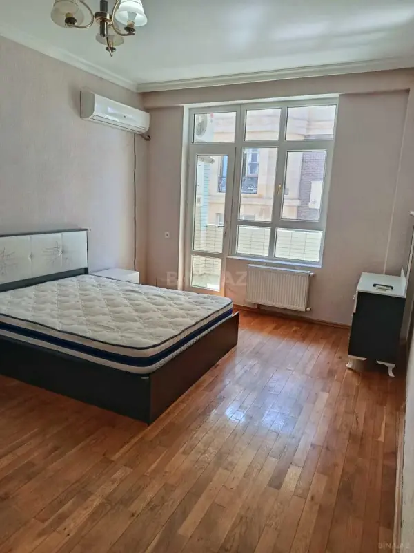 Kirayə verilir 2 otaqlı mənzil 100 m²