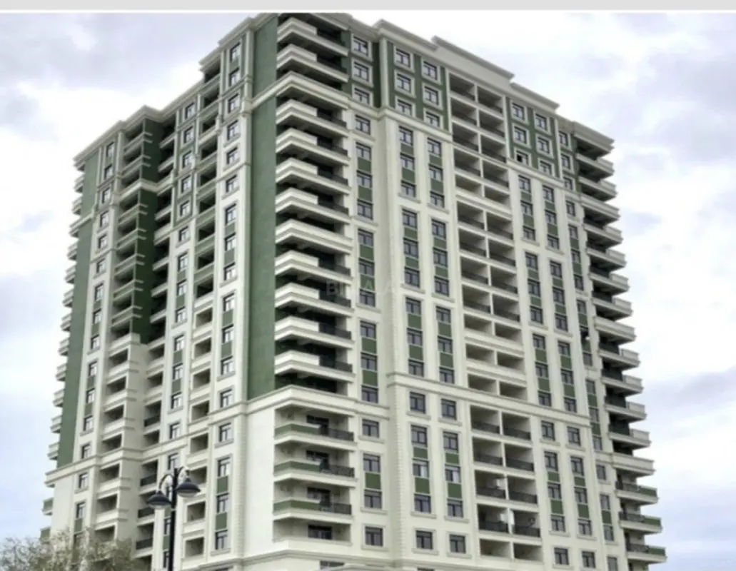 Satılır 3 otaqlı mənzil 104 m²