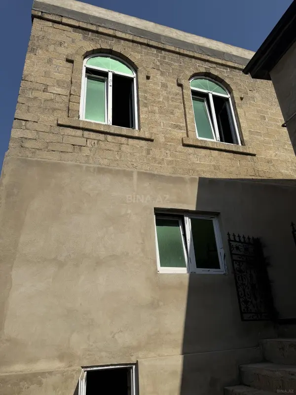 Satılır 6 otaqlı həyət evi 175 m²