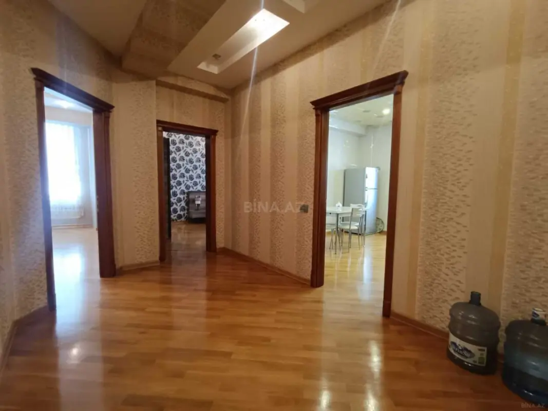 Kirayə verilir 3 otaqlı mənzil 137 m²