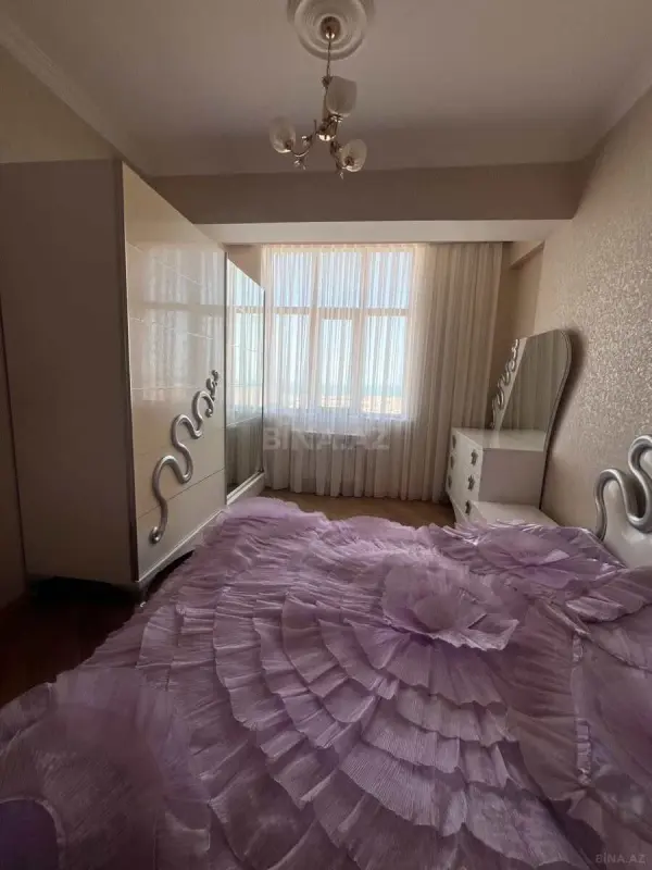 Kirayə verilir 2 otaqlı mənzil 90 m²