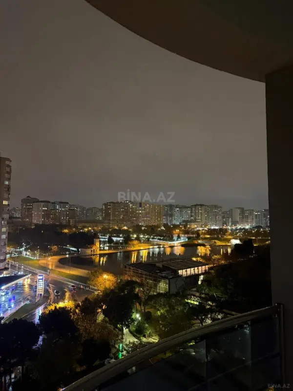 Kirayə verilir 4 otaqlı mənzil 217 m²