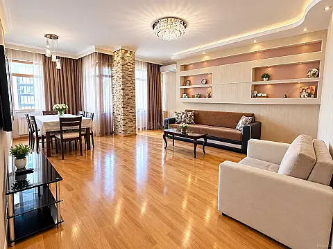 Satılır 3 otaqlı mənzil 143 m² — Bakı, Nizami 3 otaq 143.00 m²