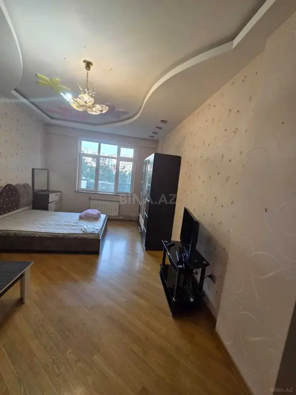 Kirayə verilir 2 otaqlı mənzil 85 m²