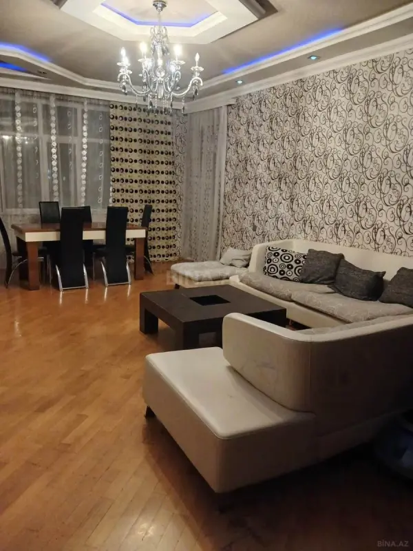 Kirayə verilir 2 otaqlı mənzil 85 m²
