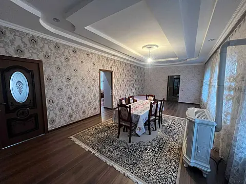 Kirayə verilir 3 otaqlı həyət evi 200 m² — Quba 3 otaq 200.00 m²