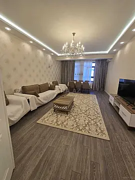 Kirayə verilir 3 otaqlı mənzil 155 m² — Bakı, Nizami 3 otaq 155.00 m²