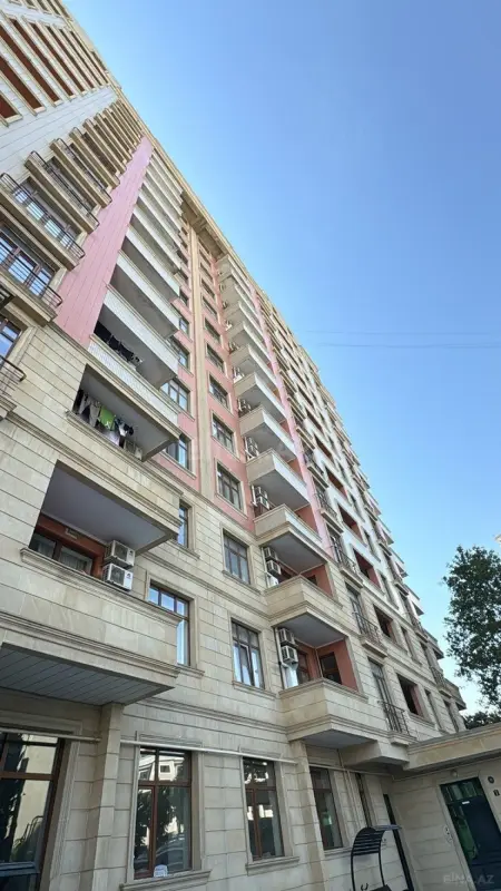 Satılır 3 otaqlı mənzil 140 m²