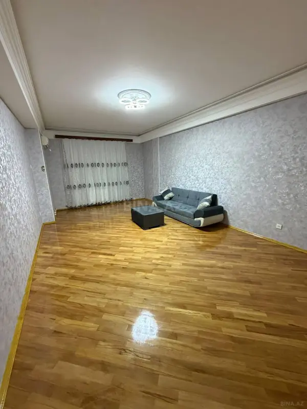 Kirayə verilir 2 otaqlı mənzil 90 m²