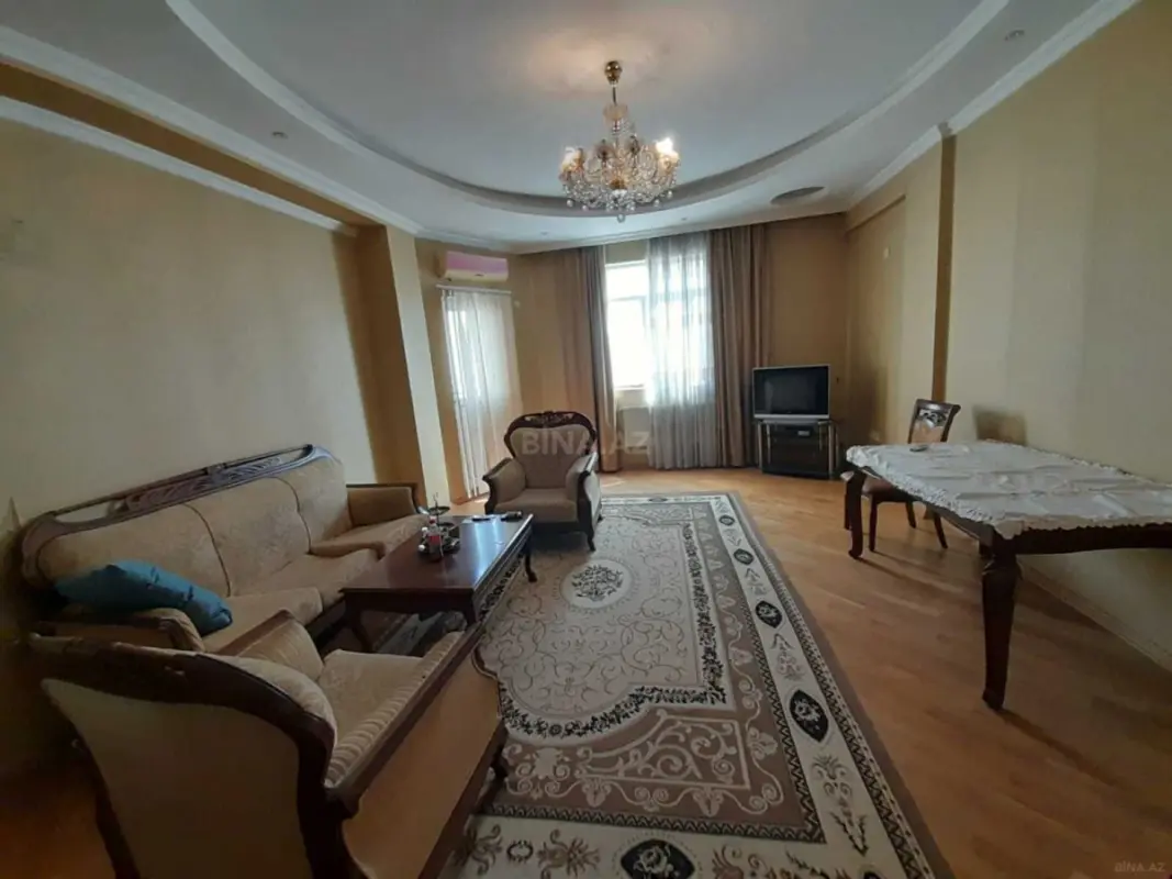 Kirayə verilir 3 otaqlı mənzil 130 m²
