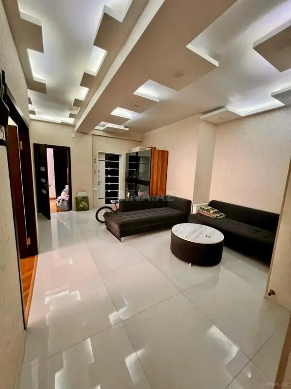 Kirayə verilir 3 otaqlı mənzil 128.6 m²