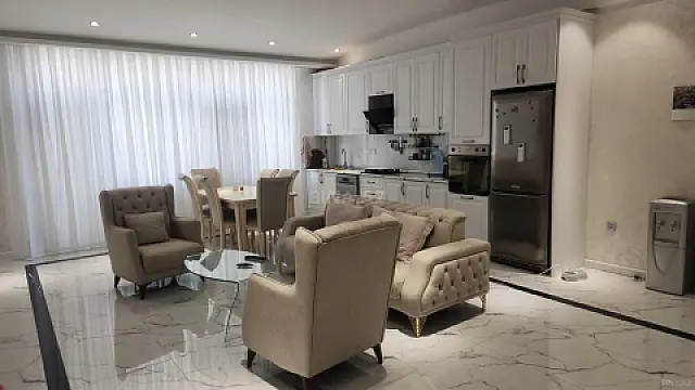 Kirayə verilir 5 otaqlı mənzil 210 m² — Bakı 5 otaq 210.00 m²