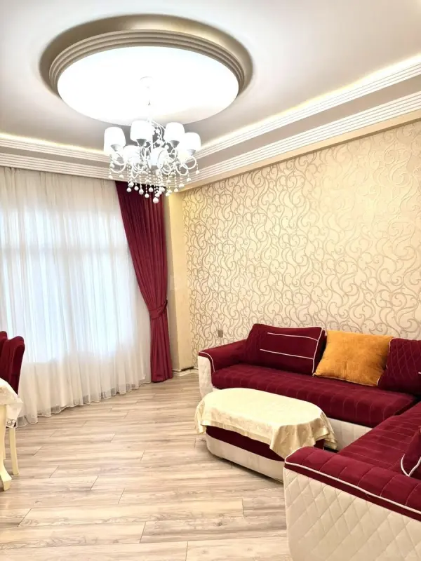 Kirayə verilir 2 otaqlı mənzil 65 m²