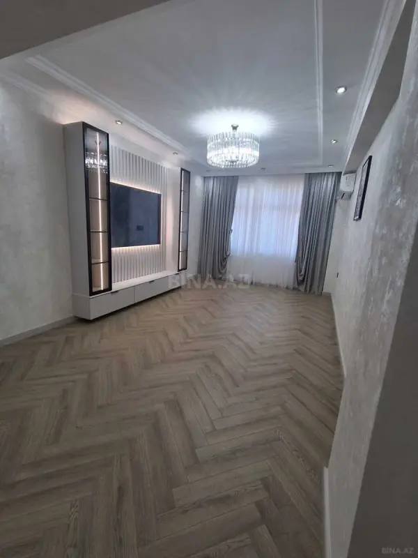 Satılır 3 otaqlı mənzil 117 m²