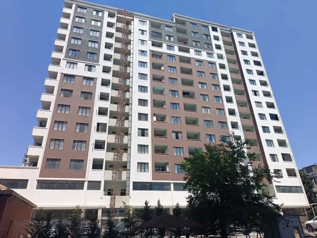 Satılır 3 otaqlı mənzil 84 m²