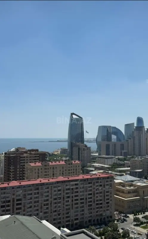 Kirayə verilir 5 otaqlı mənzil 220 m²