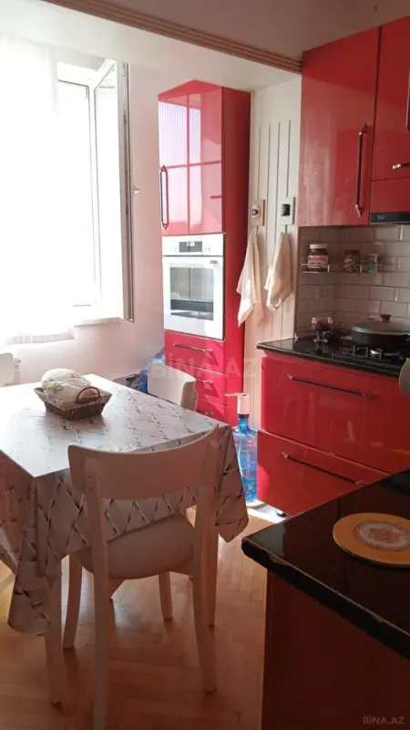 Kirayə verilir 3 otaqlı mənzil 94 m²