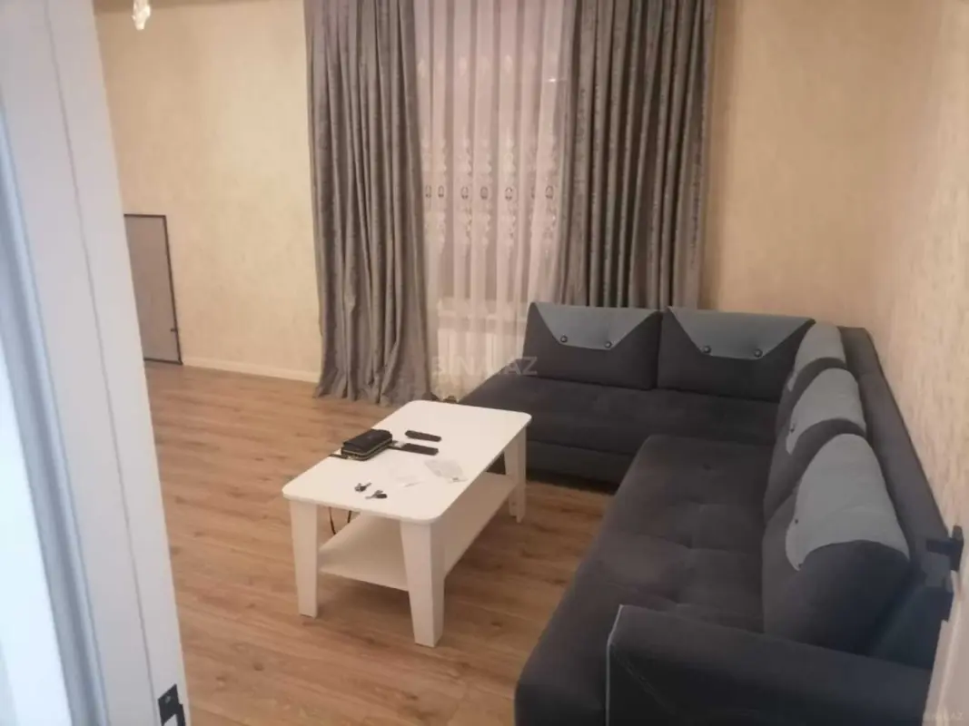 Kirayə verilir 2 otaqlı mənzil 80 m²
