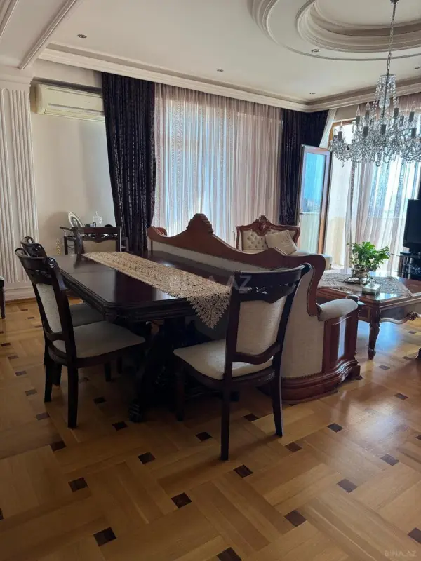 Kirayə verilir 3 otaqlı mənzil 160 m²