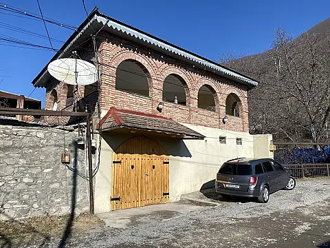 Kirayə verilir 2 otaqlı həyət evi 80 m² — Şəki 2 otaq 80.00 m²