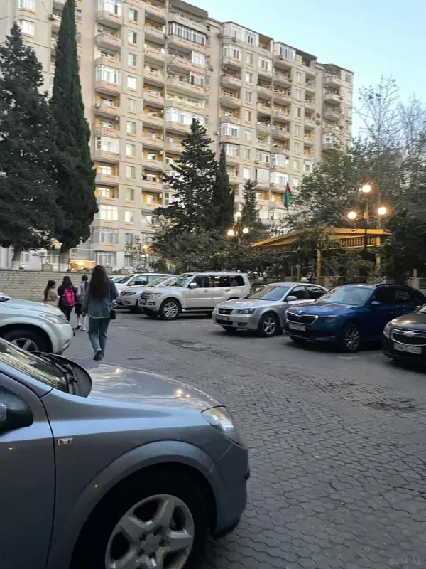 Kirayə verilir 2 otaqlı mənzil 75 m²
