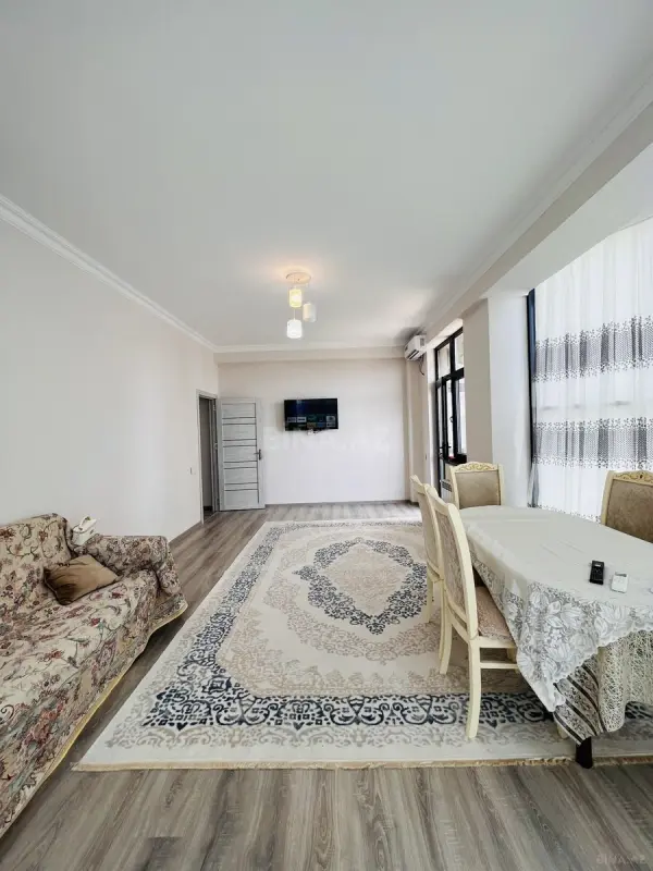 Kirayə verilir 2 otaqlı mənzil 90 m²