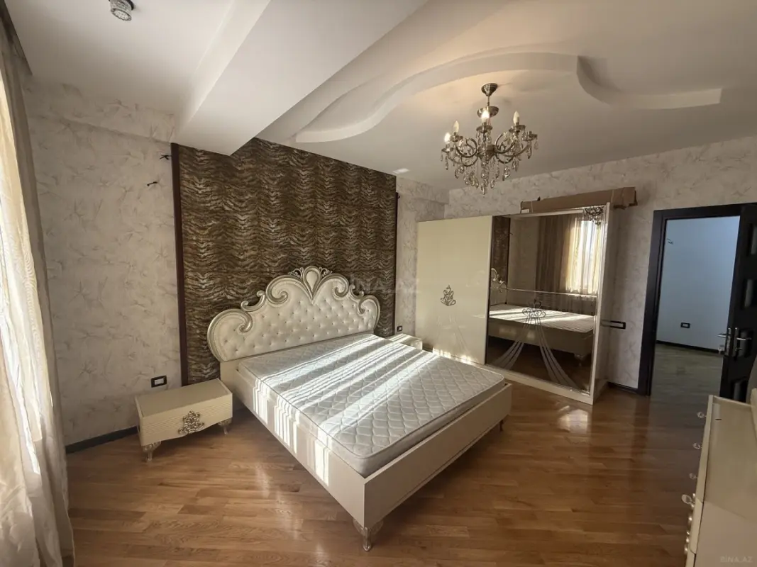 Kirayə verilir 3 otaqlı mənzil 130 m²