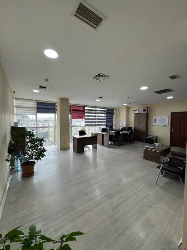 Kirayə verilir 3 otaqlı ofis 115 m²