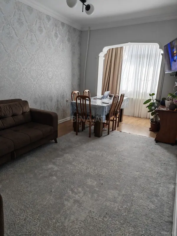 Satılır 2 otaqlı mənzil 63 m²
