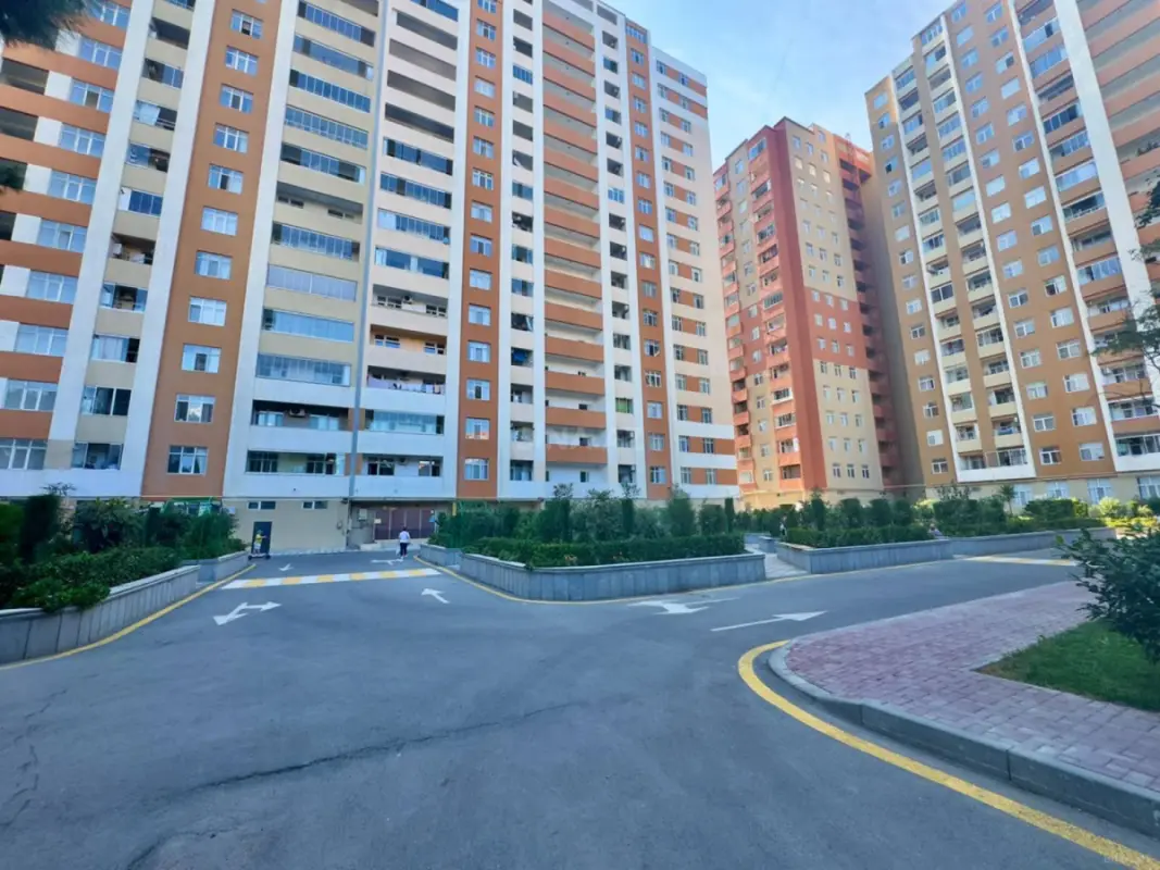 Satılır 2 otaqlı mənzil 79 m²