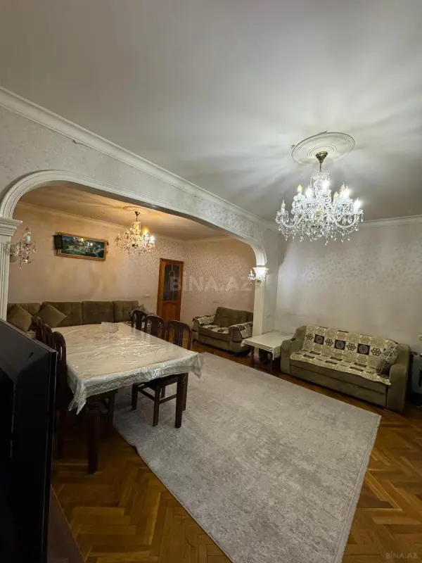 Satılır 5 otaqlı mənzil 130 m²